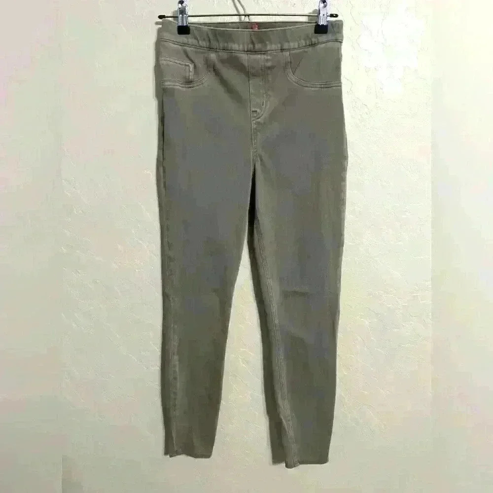 Spanx Gray Denim Pull On Jeans Control Top Shaping Jeggings Size Medium - Picture 2 of 7